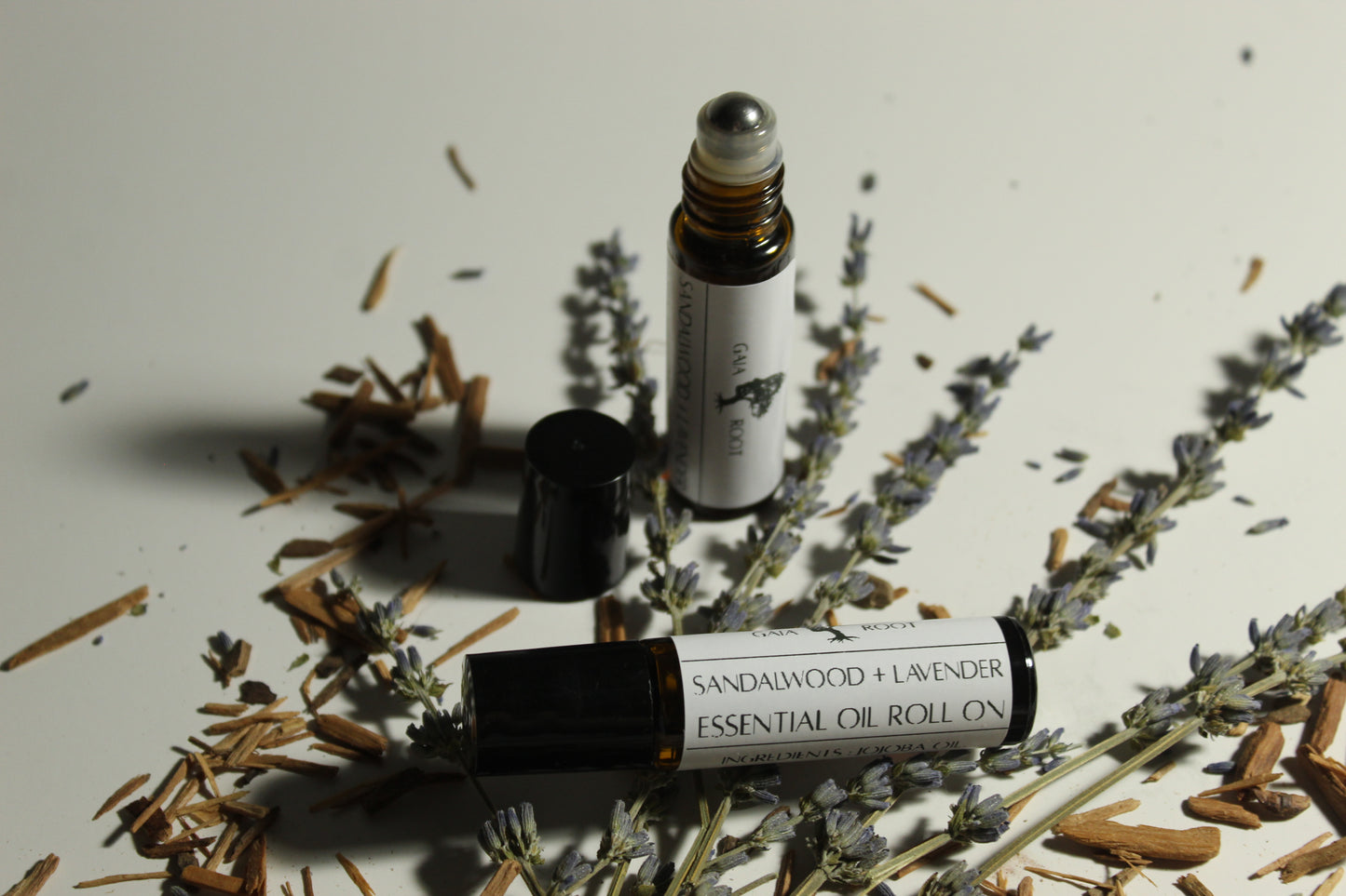 ESSENTIAL OIL ROLL-ON SANDALWOOD + LAVENDER