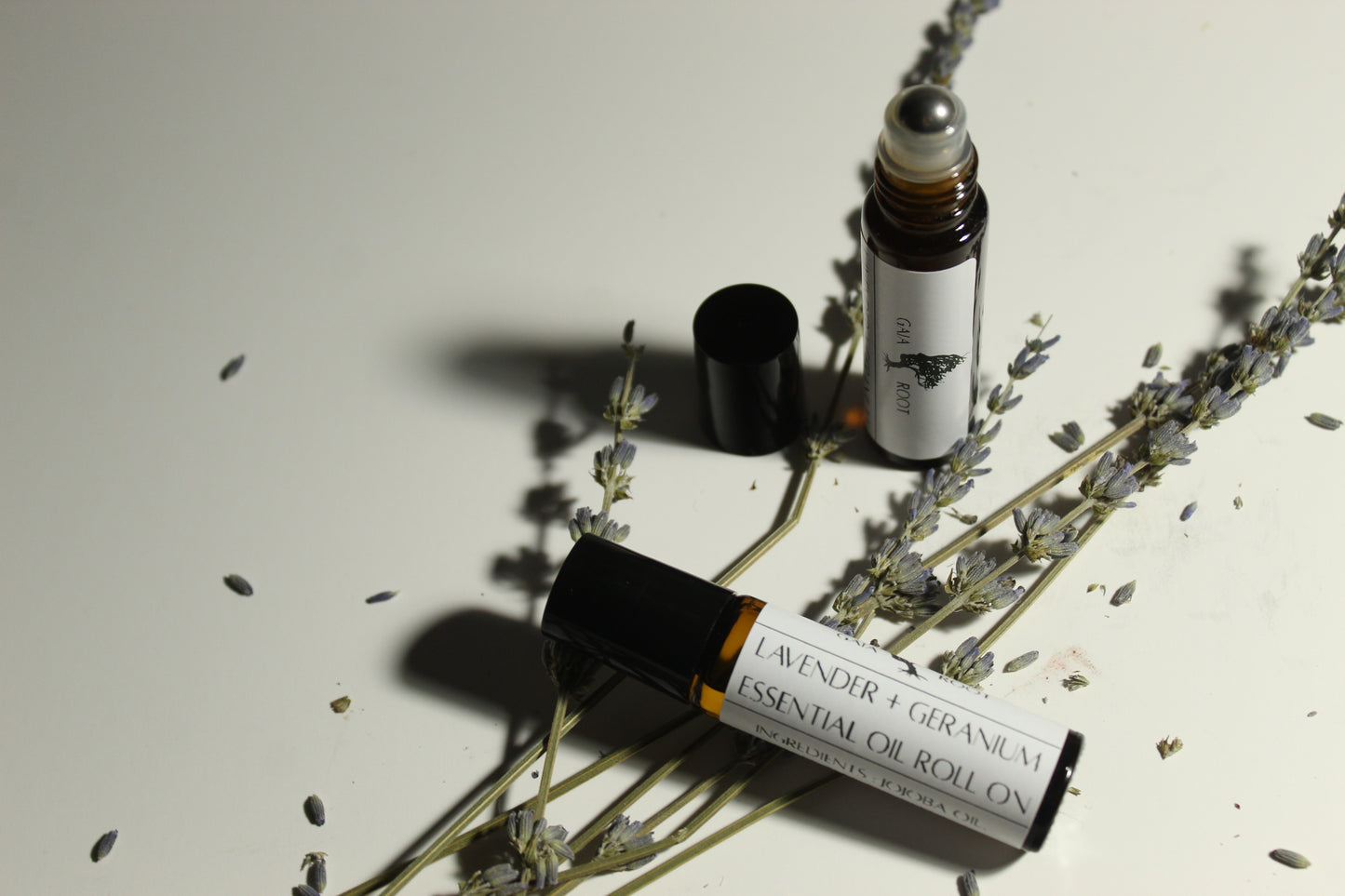 ESSENTIAL OIL ROLL-ON  LAVENDER + GERANIUM