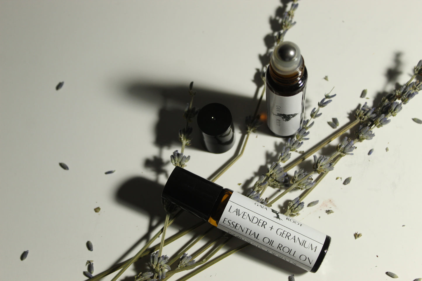 ESSENTIAL OIL ROLL-ON  LAVENDER + GERANIUM