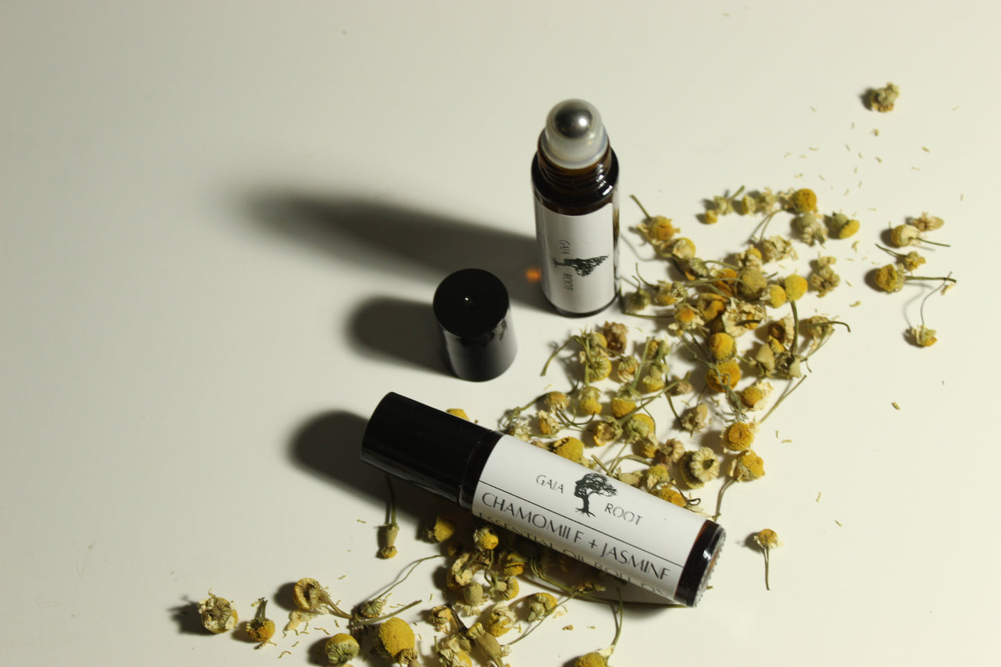 ESSENTIAL OIL ROLL-ON  CHAMOMILE + JASMINE