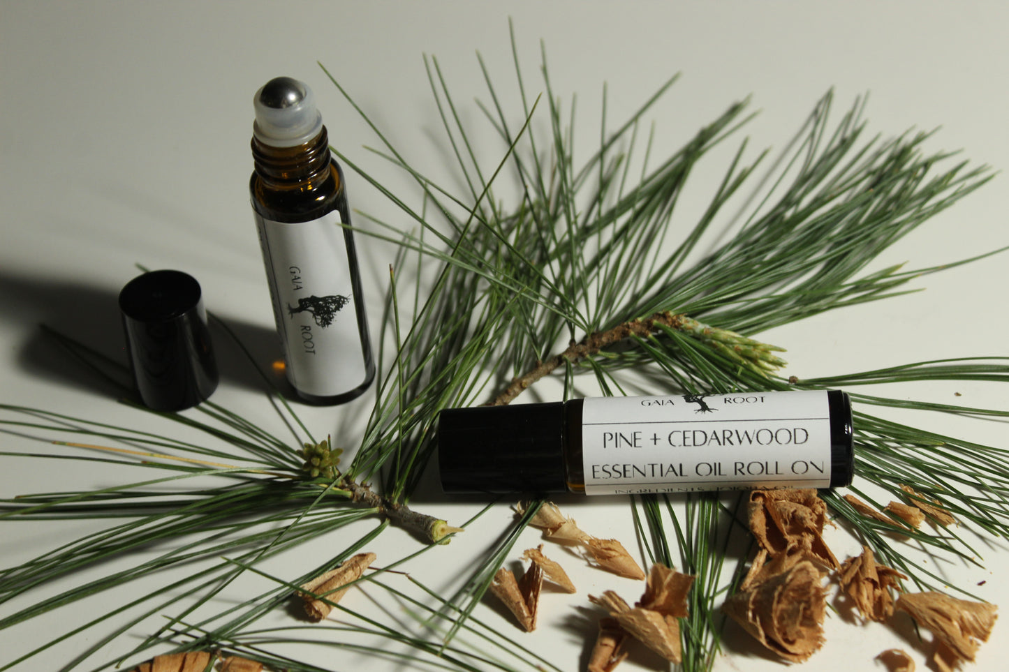 ESSENTIAL OIL ROLL-ON  PINE + CEDARWOOD